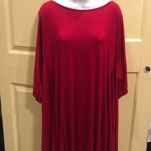 🎀BRAND NEW FROM BOUTIQUE🎀Very flattering red top